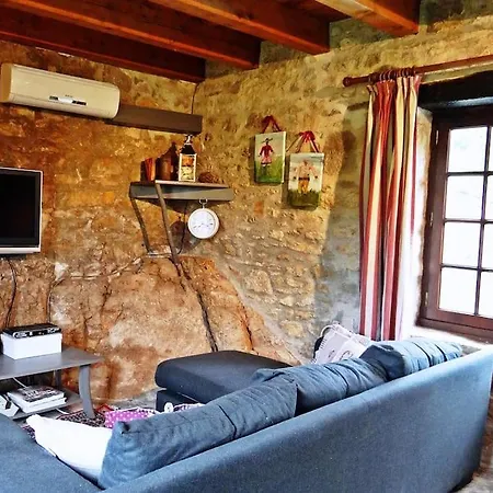 Ferienhaus La Pinay - Petite Maison Cosy Avec & Cheminee Lacave (Lot)